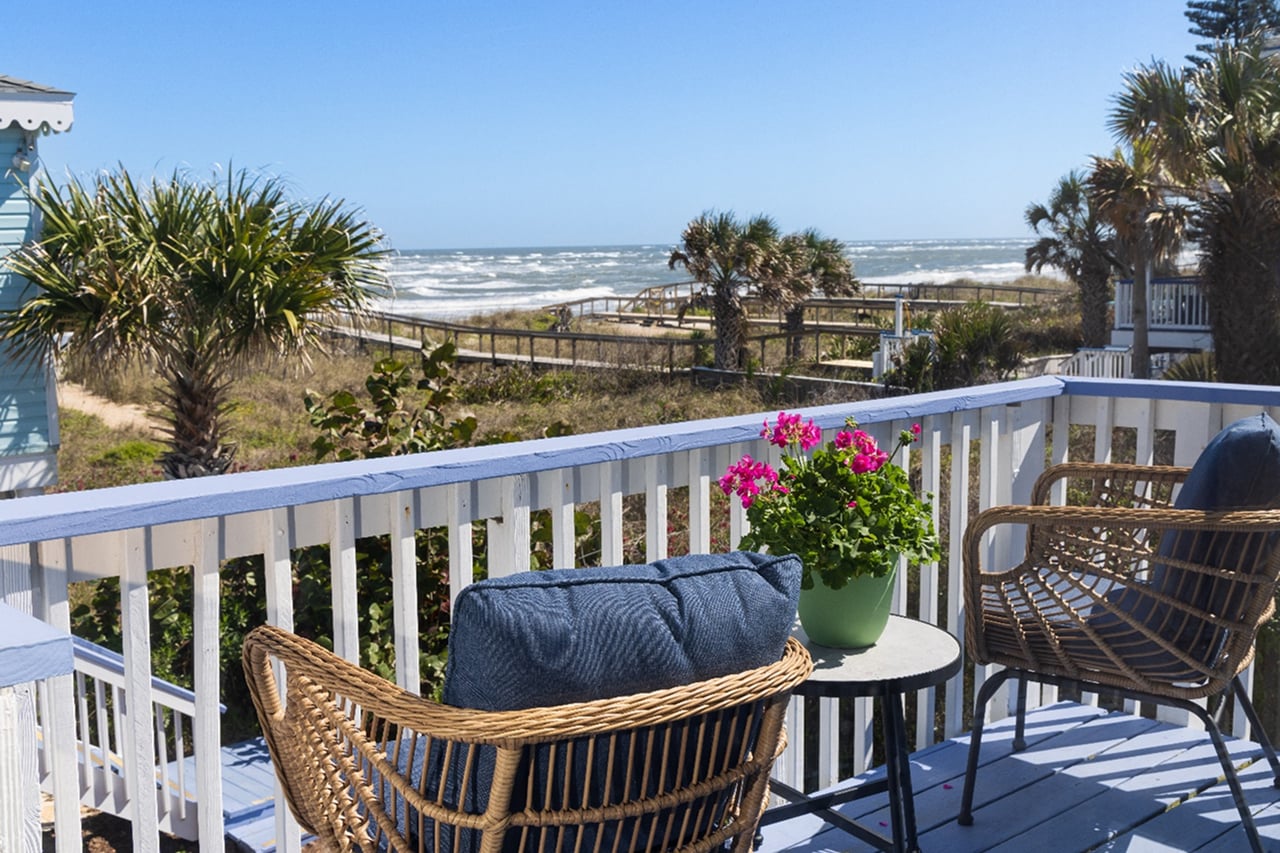 The Oceanview Cottage at St. Augustine Beach by Cottages on Vilano (Beachcomber)